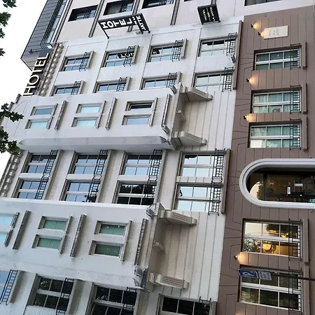De La Jatte Hotel