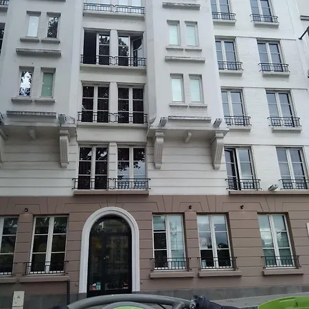 De La Jatte 3* Neuilly-sur-Seine