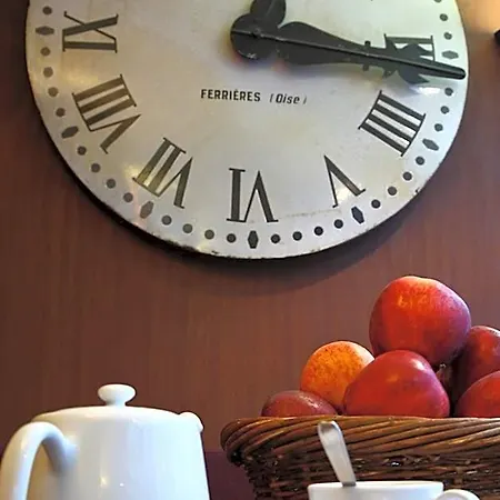 De La Jatte Hotel