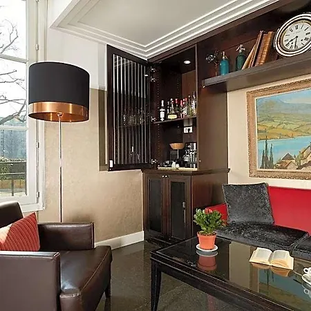 De La Jatte Hotel 3*