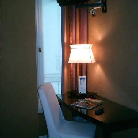 Hotel De La Jatte 3*