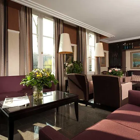 De La Jatte Hotel 3*