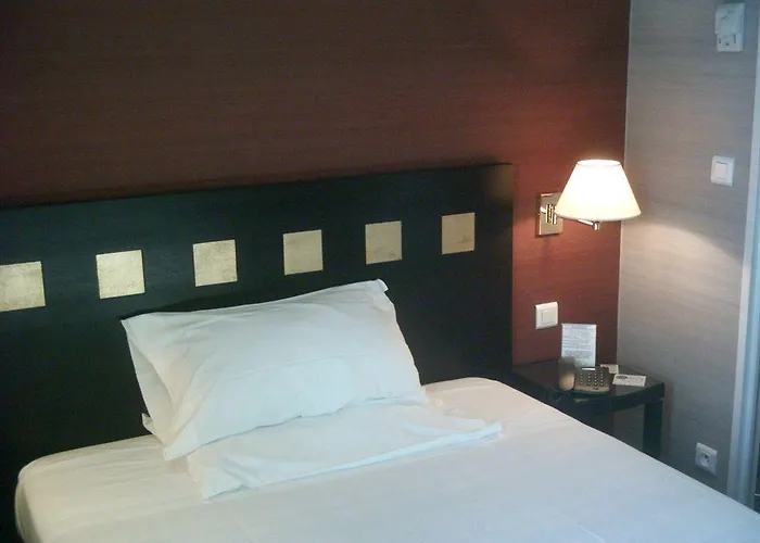 De La Jatte Hotel
