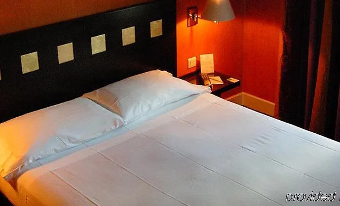 De La Jatte Hotel